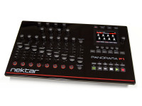 Nektar Panorama P1  B-Stock - Atenuadores de 9x (45 mm), 16 x codificadores sin fin, 8 botones LED, 11 botones de transporte., 22 botones de navegación, 11 x botones de tecla F, 